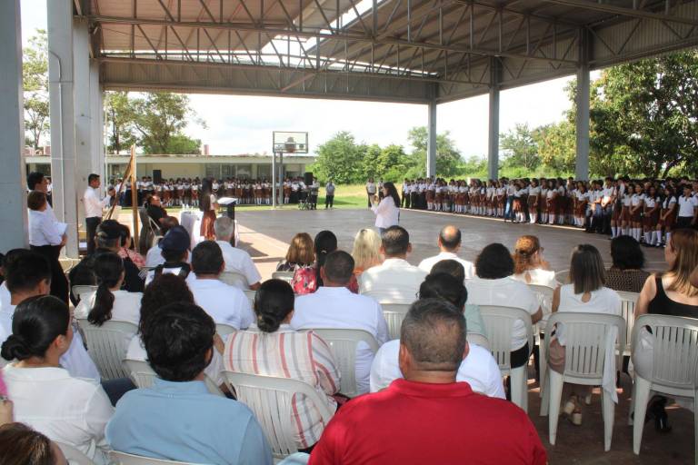 Afirma Alcaldesa que en Rosario hay condiciones para que planteles inicien el ciclo escolar