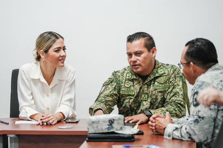 Sin dar detalles, Alcaldesa de Mazatlán participa en la Mesa de Coordinación para la Construcción de la Paz y Seguridad