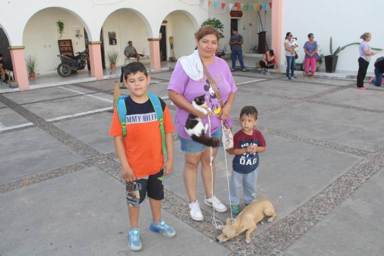 Jesmy tras rescatar a ‘Loquita’, una perrita abandonada con cáncer, descubrió su espíritu animalista