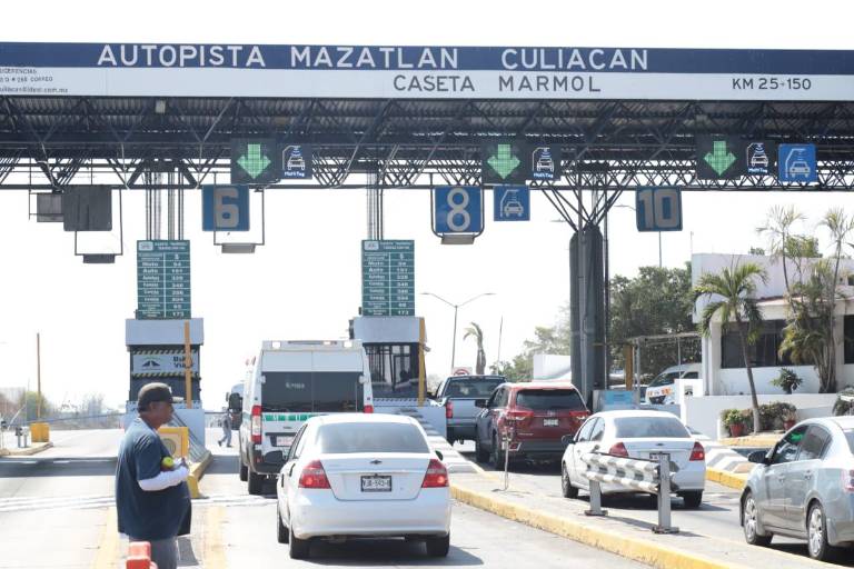 Cae el flujo vehicular hacia Mazatlán un 40% por mal estado de carreteras e inseguridad en Semana Santa
