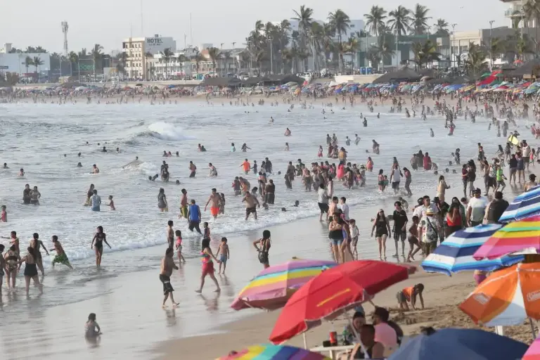 Hasta las 20:00 horas se podrá estar en playas de Mazatlán en Semana Santa: Alcaldesa