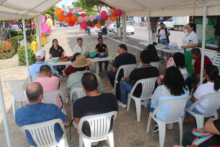 Ponen en marcha campaña ‘Mochilas con futuro’ del IMJU Rosario
