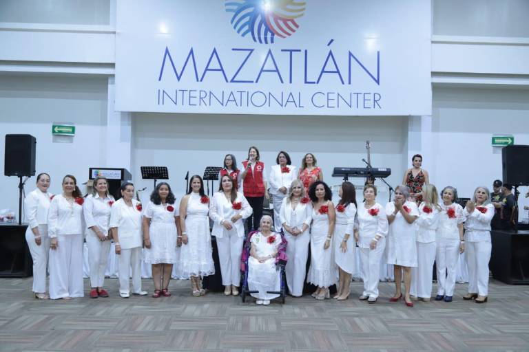 Celebra Comité de Damas de Cruz Roja Mazatlán desayuno de caridad para recaudar fondos