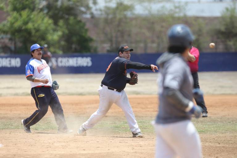 CBTIS 51 vapulea a rival en Liga de Beisbol Burócrata Federal