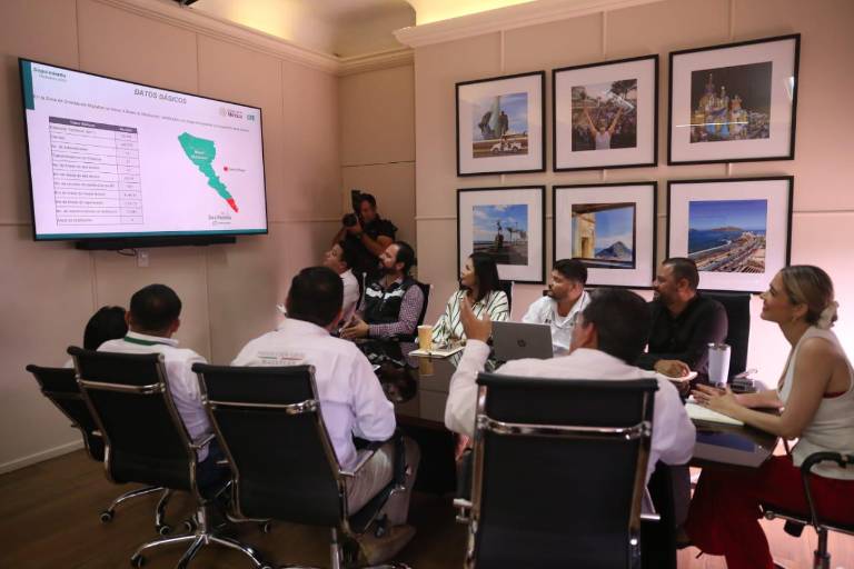 Ante apagones y enojo de familias, se reúnen Alcaldesa de Mazatlán y superintendente de CFE, para atender el caso