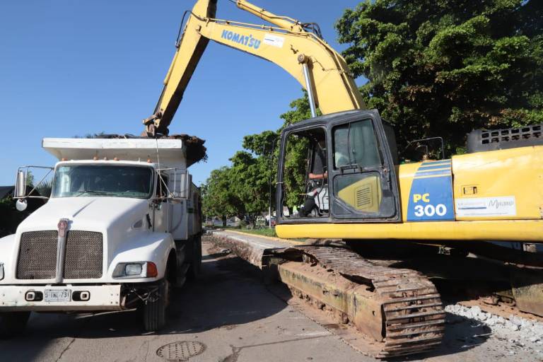 Piden vecinos que trabajos en el colector Jabalíes sean de noche para no obstruir tráfico