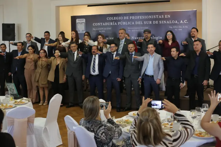 Guillermo Hernández rinde protesta como nuevo presidente del Colegio de Profesionistas en Contaduría del Sur de Sinaloa