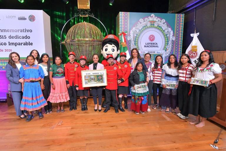 Con billete de su Sorteo Especial, Lotería Nacional reconoce a las corredoras de México Imparable