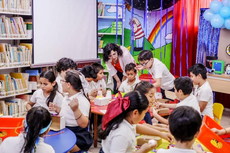 Anima la escritora María Teresa Ruiz la imaginación de los niños