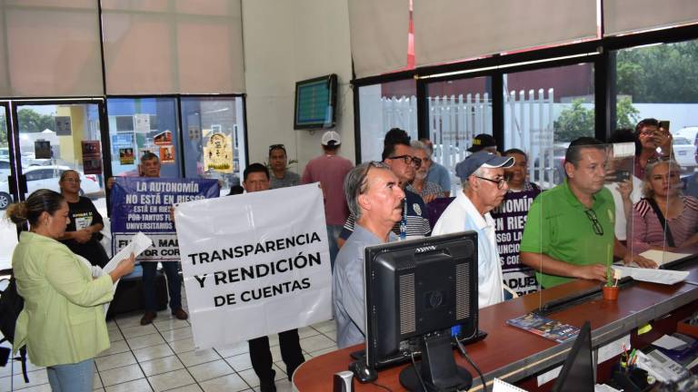 Integrantes del Movimiento Democrático Universitario solicitan que se separe de sus cargos a funcionarios de la UAS involucrados en procesos penales.