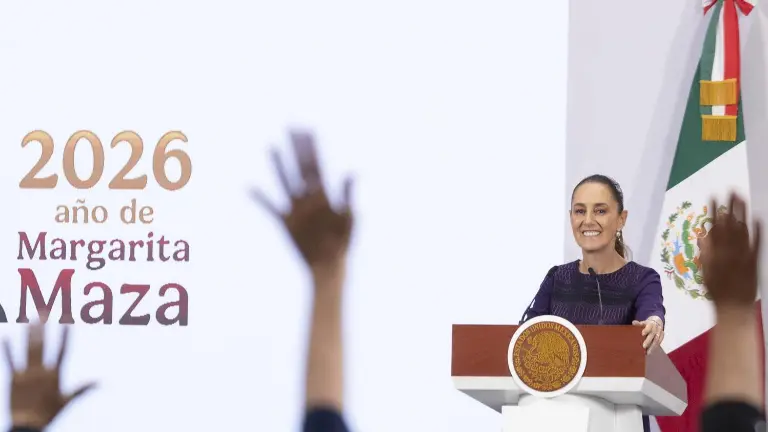 La Presidenta Claudia Sheinbaum Pardo señaló que la Gobernadora de Chihuahua Maru Campos debe explicar la presencia de agentes de la CIA en el operativo antidrogas.