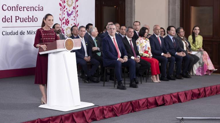 Sheinbaum destacó el acuerdo con gasolineros para reducir el precio del diesel.