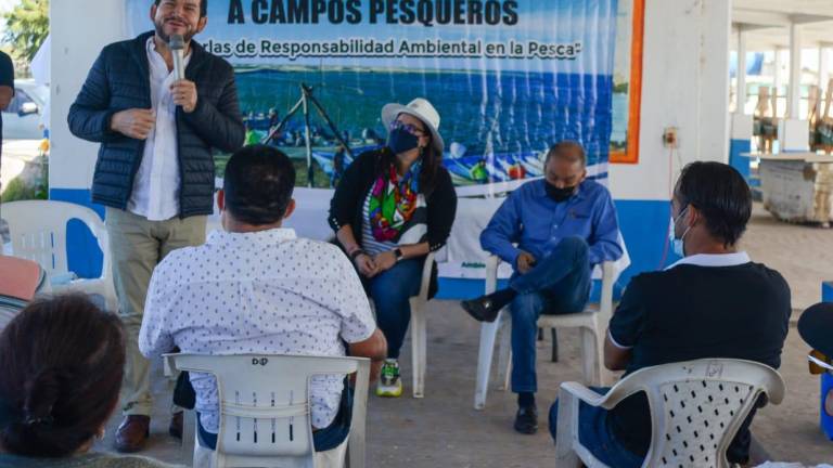 Capacitan en responsabilidad ambiental en la pesca en Dautillos, Altata y El Castillo
