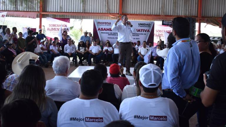 Marcelo Ebrard estuvo en reunión con representantes del sector agropecuario en Culiacán.