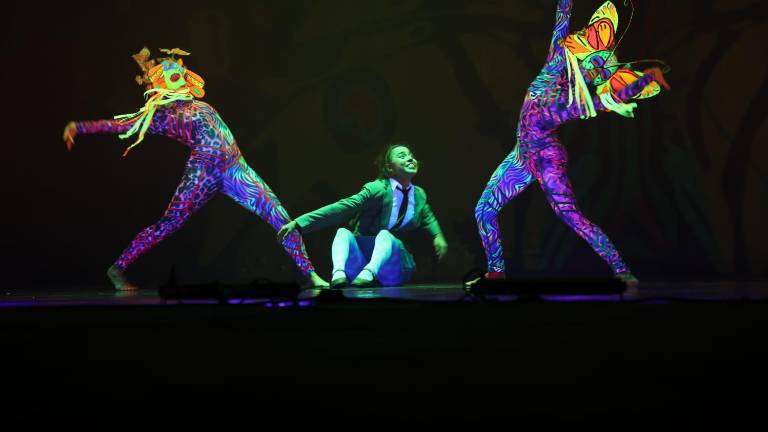 La obra “Multiverso Alebrije” se presenta con éxito en el Teatro Ángela Peralta como parte del Festival Internacional de Danza José Limón.