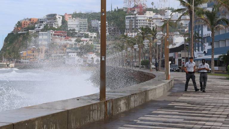 Algunas zonas de playa del puerto se mantienen restringidas con el objetivo de prevenir situaciones de riesgo entre los visitantes.