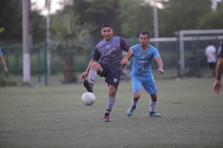 Aluminio y Cristales El Pollo se corona en la Liga Superveteranos con doble campeonato