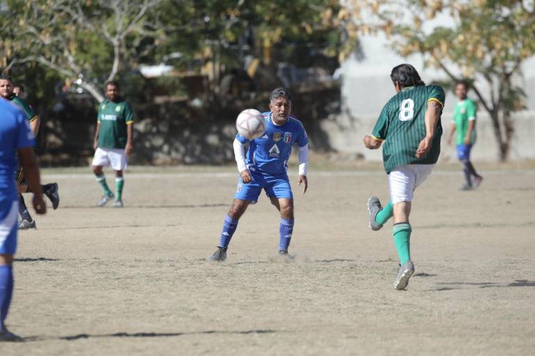 López Mateos busca mantener liderato en Liga Veteranos Diamante