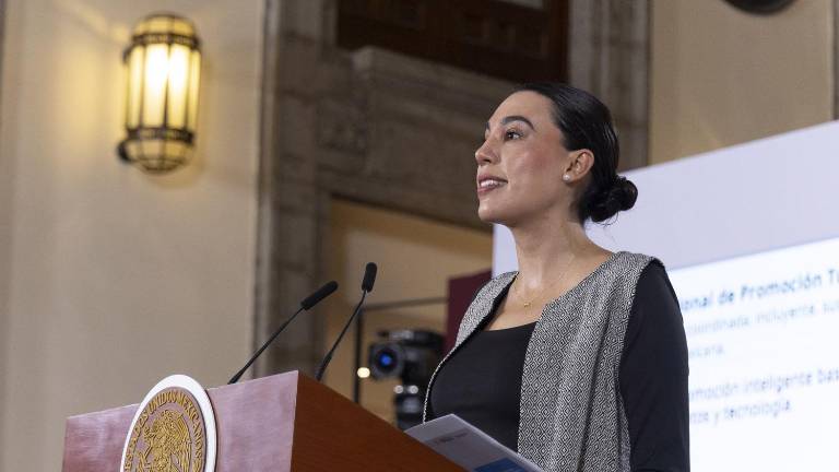 La Secretaria de Turismo Josefina Rodríguez Zamora explica la estrategia global para reposicionar a México.