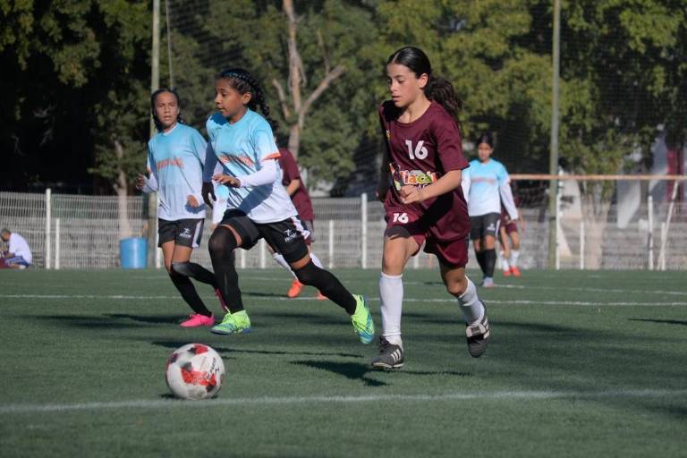 Culiacán y Ahome van por el oro del futbol en los Juegos Conade