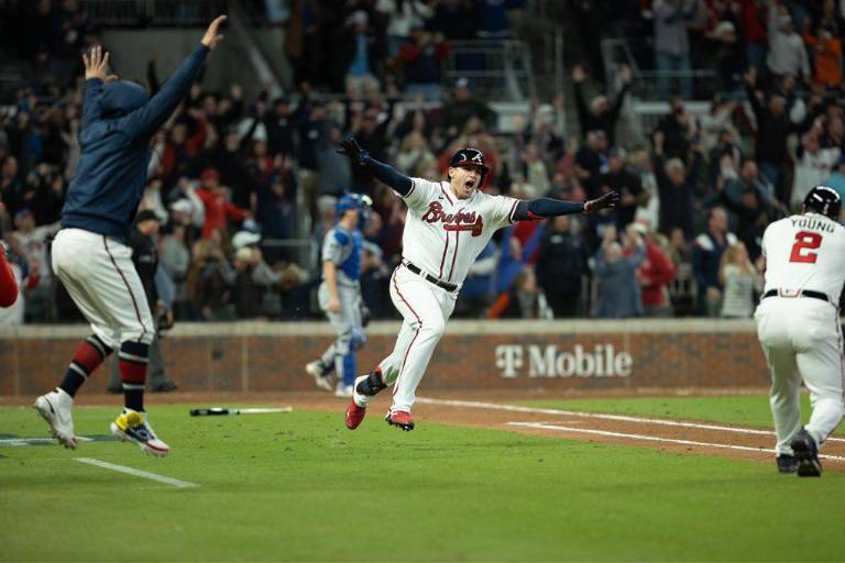 Los Bravos dejan tendidos a los Dodgers en el J1 de la Serie de Campeonato de la Liga Nacional