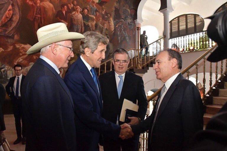 AMLO y John Kerry se reúnen en Sonora para hablar del combate al cambio climático