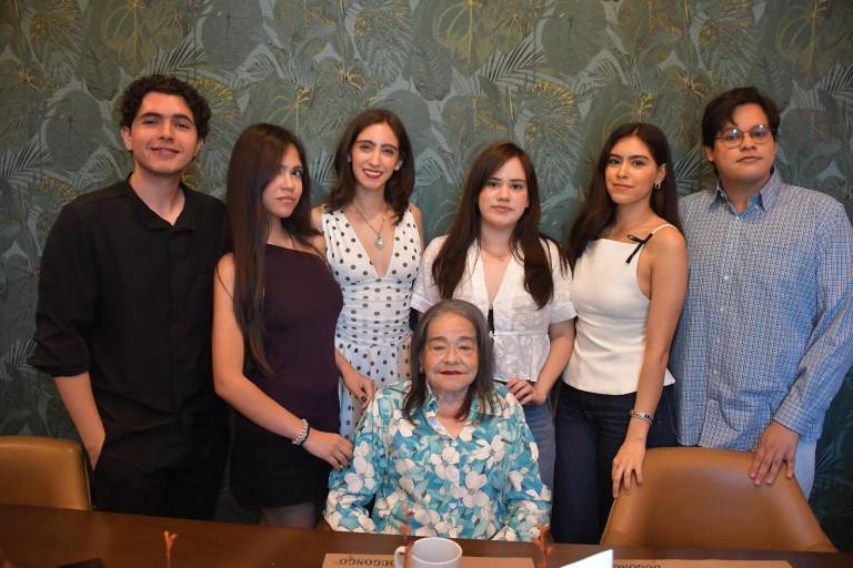 Celebran con alegría los 92 años de Matilde Rodríguez de Sarabia