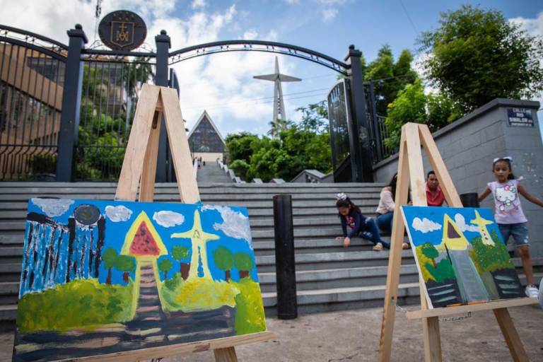 Se inspiran en La Lomita para plasmar su arte
