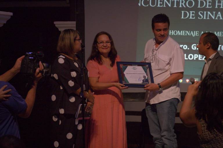 Evocan a Gilberto López Alanís en el Encuentro de Historiadores