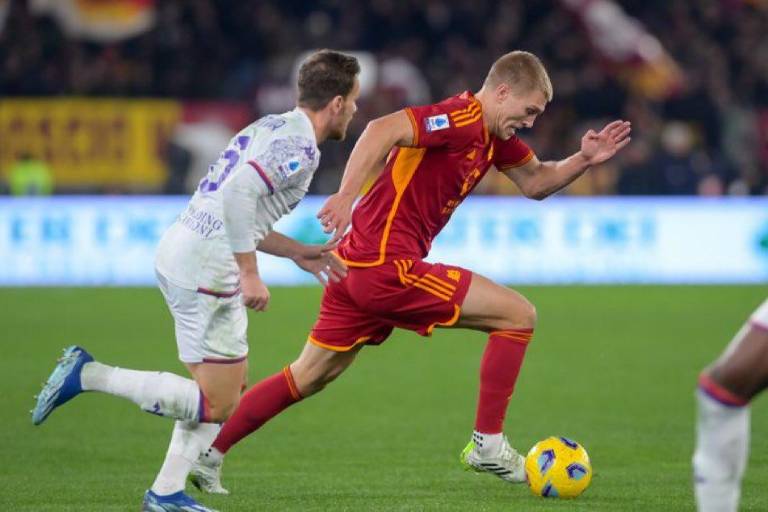 Roma iguala ante Fiorentina y se mantiene en zona de Champions