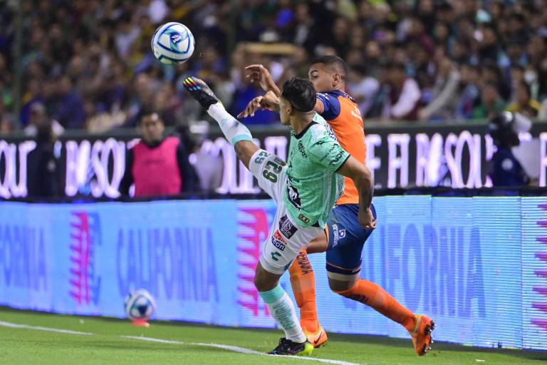 Pese a gran actuación del portero Antony Silva, León derrota al Puebla