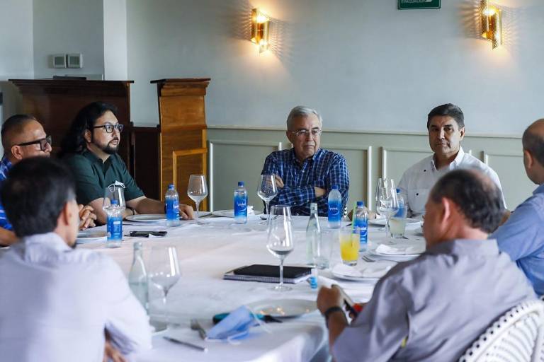 Clubes sinaloenses de la LMP se reúnen con Rocha Moya