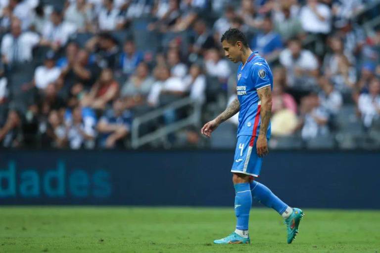 ‘Cata’ Domínguez es suspendido 4 juegos por Cruz Azul tras polémica fiesta infantil