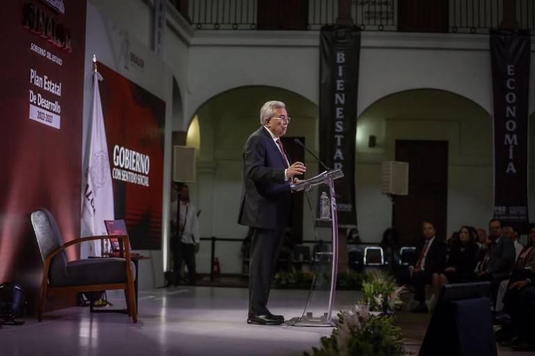 Obra social la prioridad del gobierno de Rocha Moya; presenta el Plan Estatal de Desarrollo