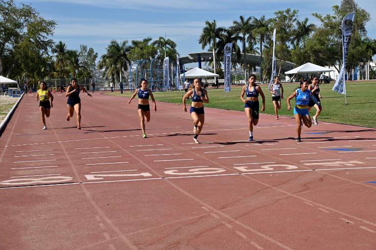 Arranca en la pista de Ciudad Universitaria el Macro Regional de Atletismo