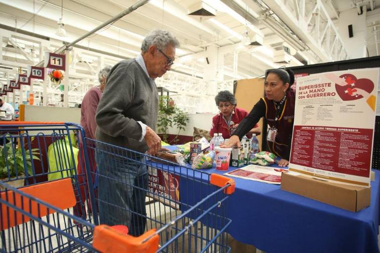 Intensifica Issste apoyo con 10 toneladas de víveres para Acapulco