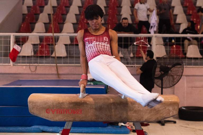 Supera Aarón Ibarra a Gael Rosales en estatal de gimnasia
