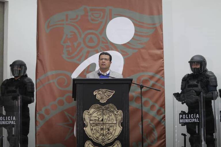 #ChihuahuaVerifica: Es falso que el candidato a diputado Armando Cabada tenga licenciatura, como reportó al INE