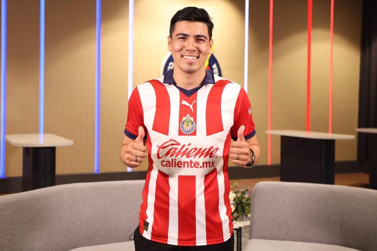 Sinaloense Érick Gutiérrez ya está registrado con Chivas en Liga MX