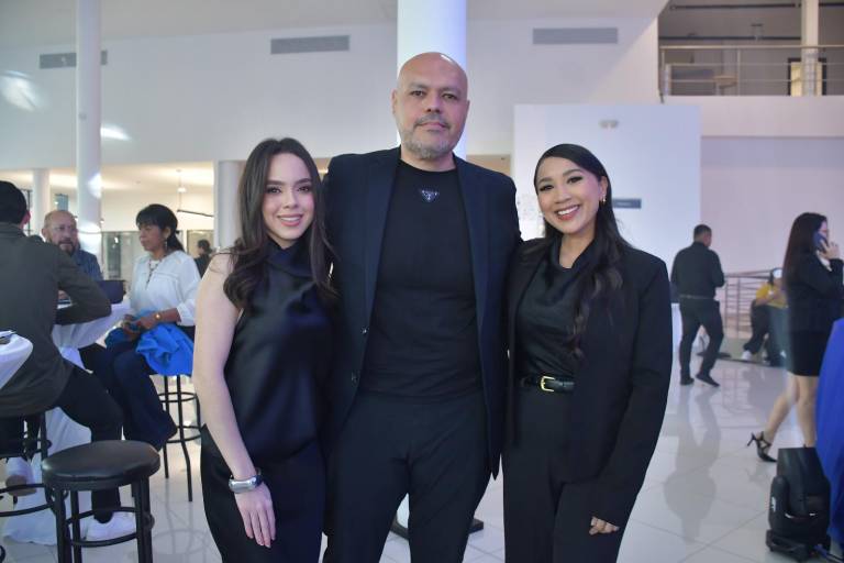 Admiran clientes las nuevas unidades que presenta Changan Culiacán