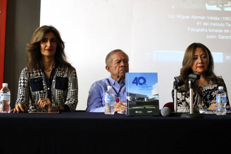 Muestran historia del campus Sinaloa del Tec de Monterrey en la FIL Culiacán 2025