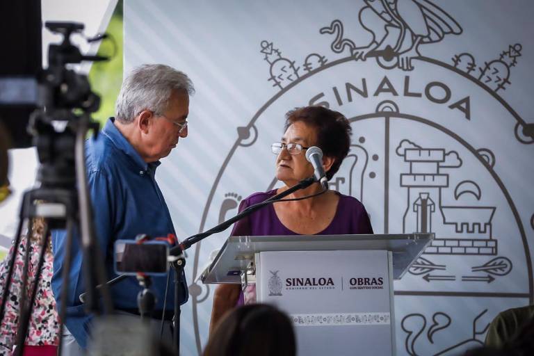 ‘Hay una cosa que se han olvidado: la juventud’; pide doña Ramona a Gobernador apoyo para el deporte en Sanalona