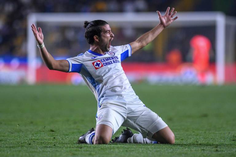 Cruz Azul empata en los últimos minutos a Tigres