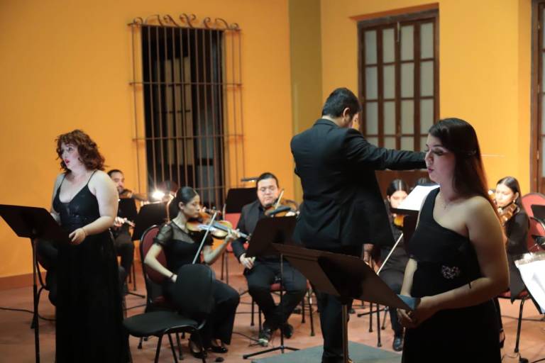 Presentan alumnos de música y canto la obra ‘Stabat Mater’