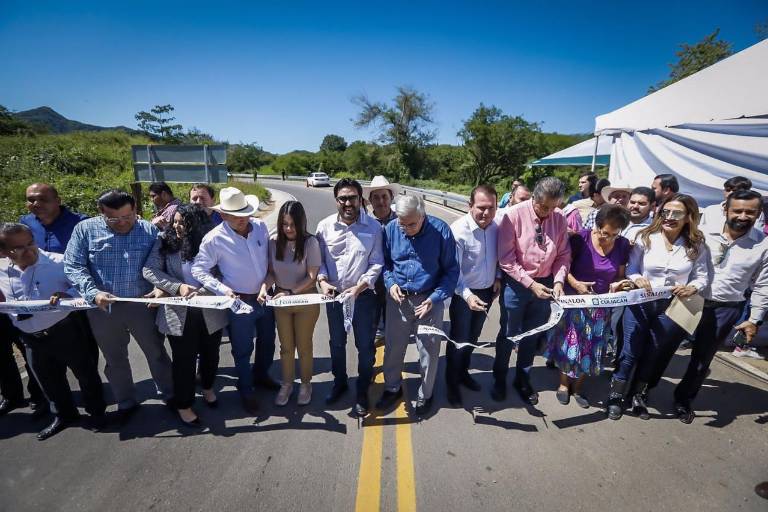 Gobernador inaugura obras públicas de pavimentación y tramos carreteros para Culiacán