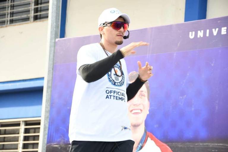 ¡La UAS y Marco Verde hacen historia! Mil universitarios se unen y logran el Guinness World Récord denominado la clase Fitness de Boxeo más grande en línea y múltiples sedes