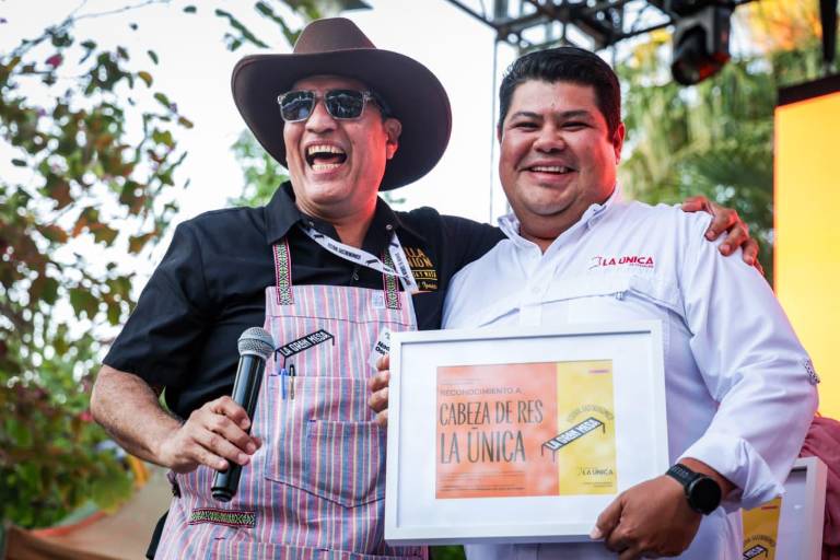 Celebran con ‘La Gran Mesa’, la unión, la gastronomía e identidad de los culiacanenses