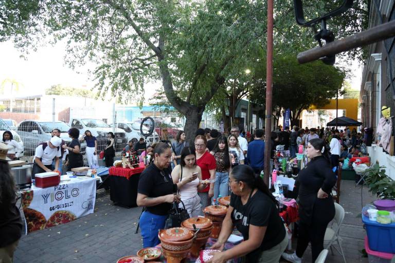 El Paseo de las Artes se lleva a cabo los jueves en el Callejón Andrade.