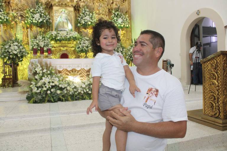 Iván camina de Escuinapa a Rosario para agradecer a la Virgen el don de ser padre