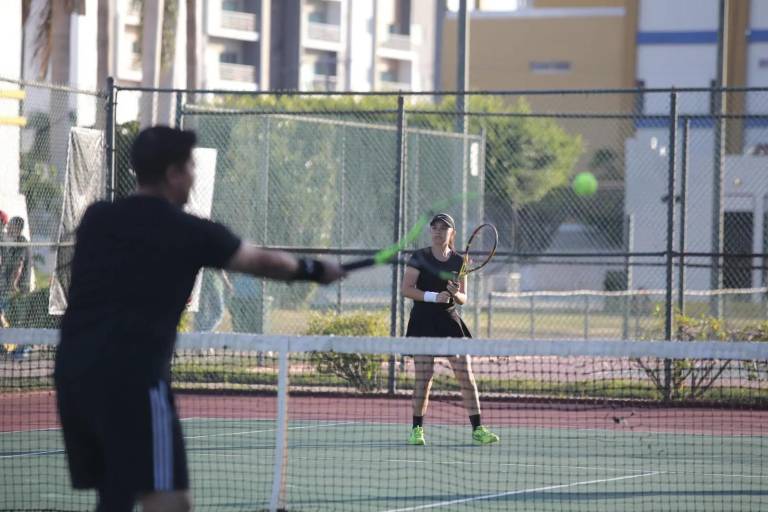 Responden tenistas a Torneo Día de las Madres, en Club Britania